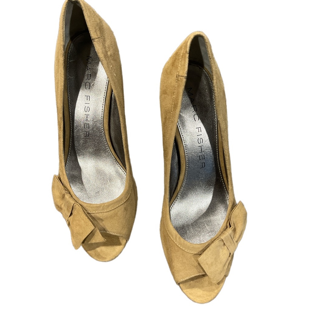Marc Fisher Suede Peep Toe 3 1/2 Inch Heel Size 6